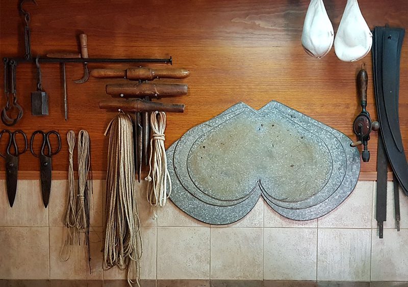 Bespoke Tours and Trips in Spain Bespoke Tours dedicated to artisans in Madrid. Discover objects part of spanish culture that are still produced by artisans.